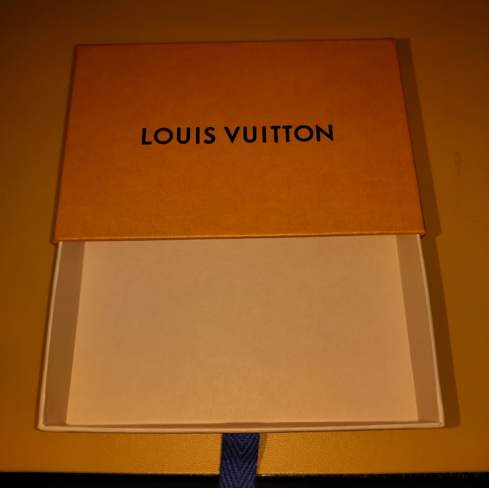 LV small box 5.30inX3.5in